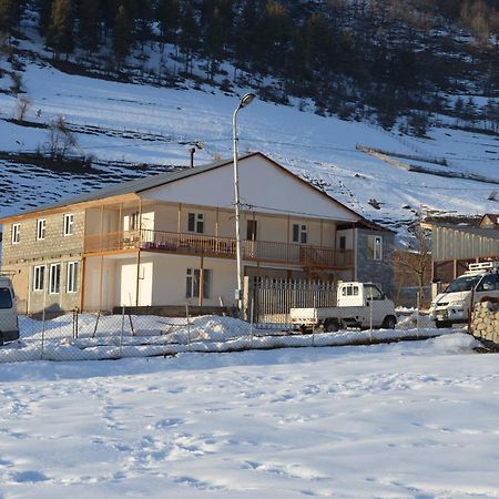 Guesthouse Qarim Mestia Bagian luar foto