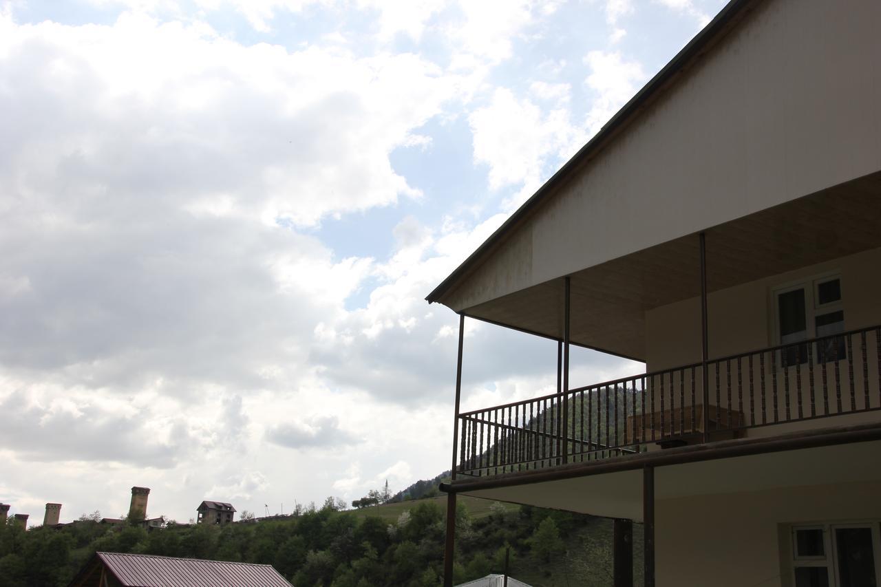 Guesthouse Qarim Mestia Bagian luar foto