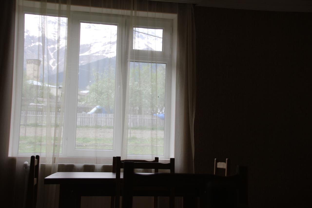 Guesthouse Qarim Mestia Bagian luar foto