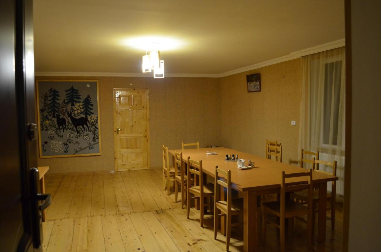 Guesthouse Qarim Mestia Bagian luar foto