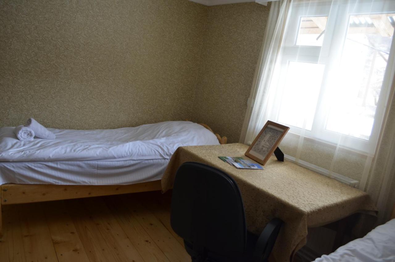 Guesthouse Qarim Mestia Bagian luar foto