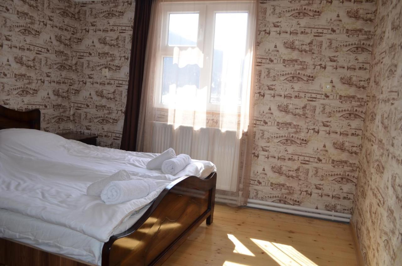 Guesthouse Qarim Mestia Bagian luar foto