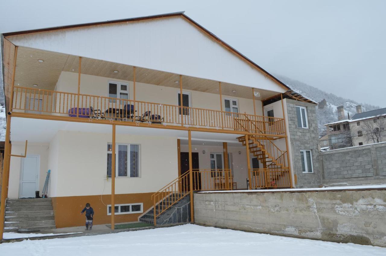 Guesthouse Qarim Mestia Bagian luar foto