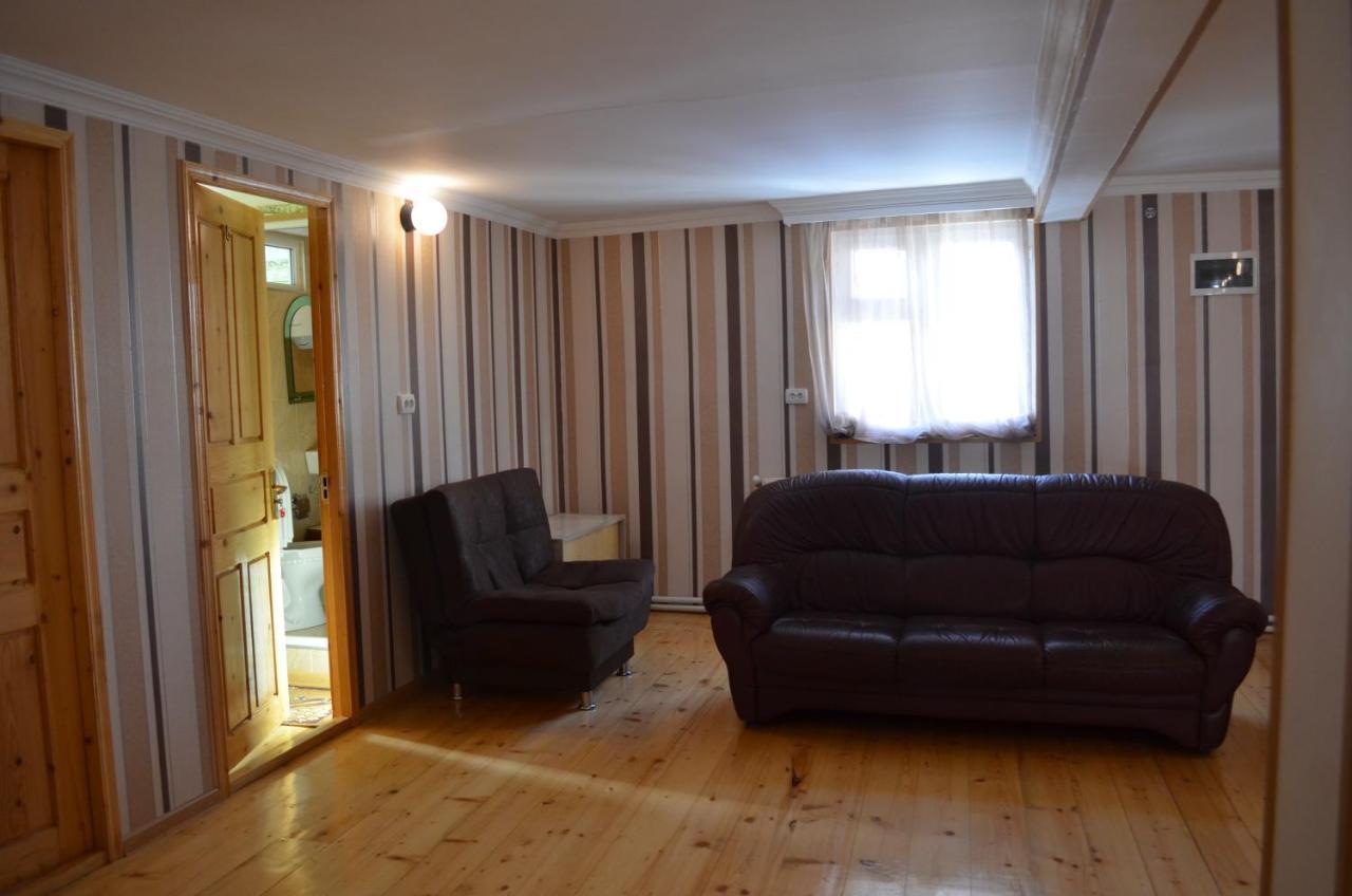 Guesthouse Qarim Mestia Bagian luar foto