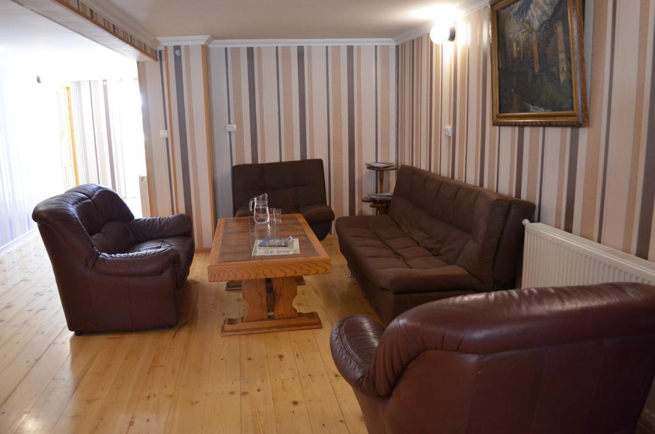 Guesthouse Qarim Mestia Bagian luar foto